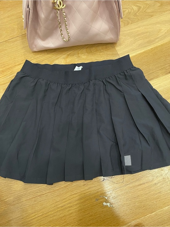 ALO Yoga Dresses & Skirts - ALO Yoga Black Pleated Mini Skirt